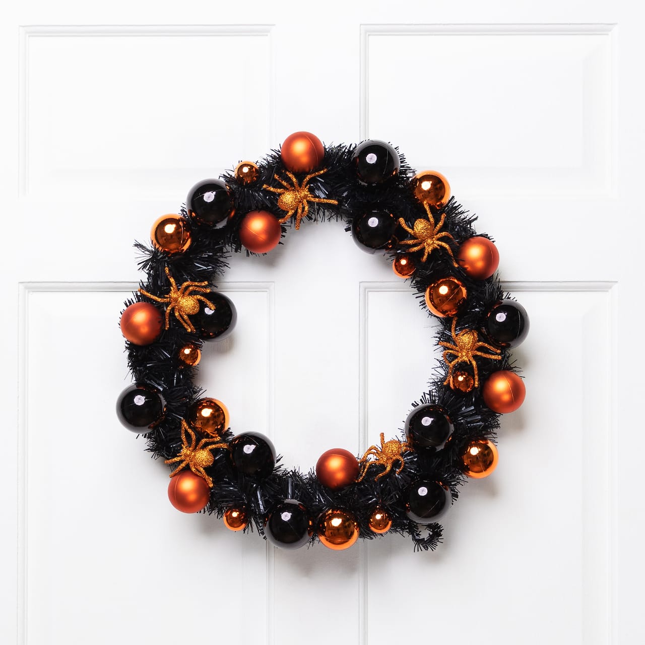 18'' Unlit Orange Spiders and Ornaments Halloween Wreath